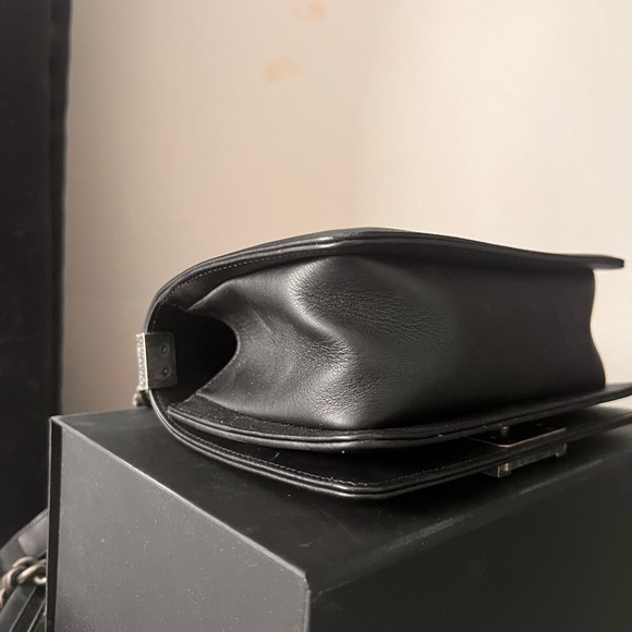 New Condition Authentic Chanel black Gun medal chain handbag with box - Picture 5 of 14